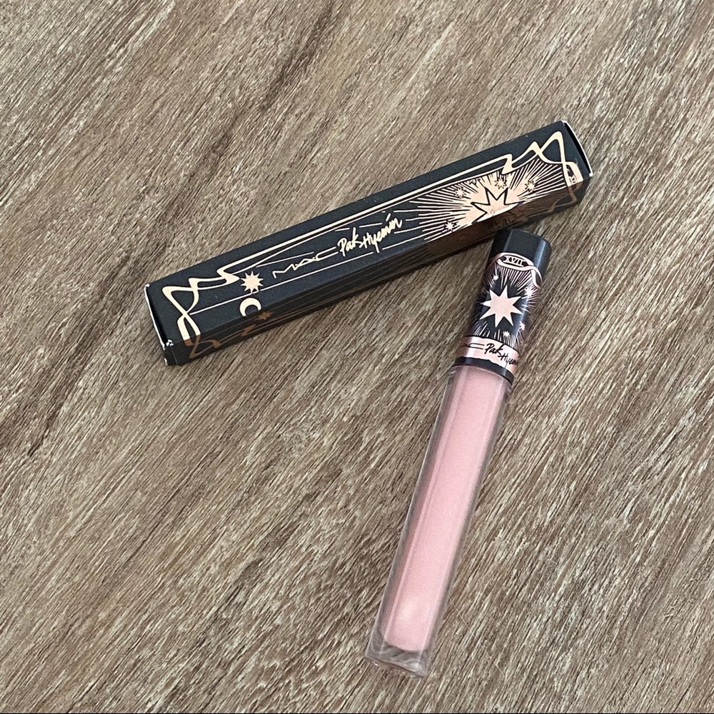 💜 sold 💜 Mac Plump Lipgloss 💜